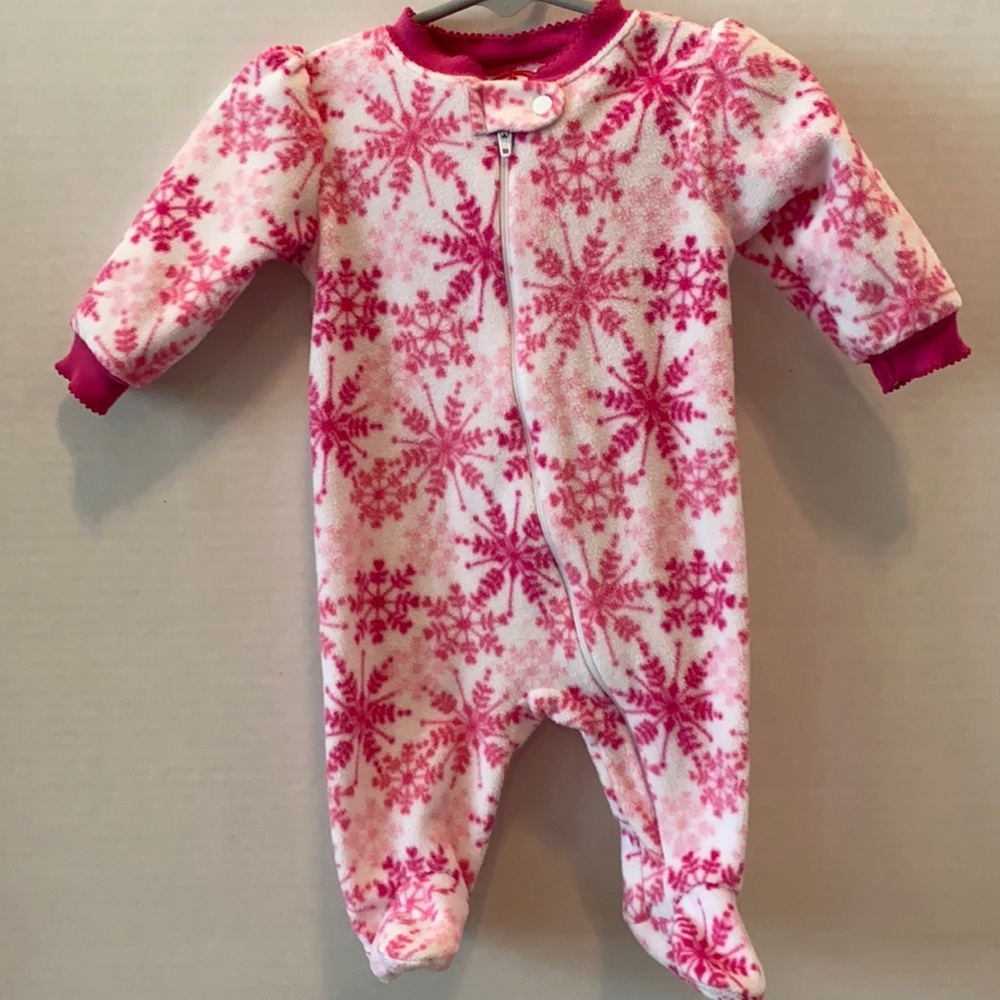 Holiday time pink snowflake footed sleeper pajamas size 0-3 months